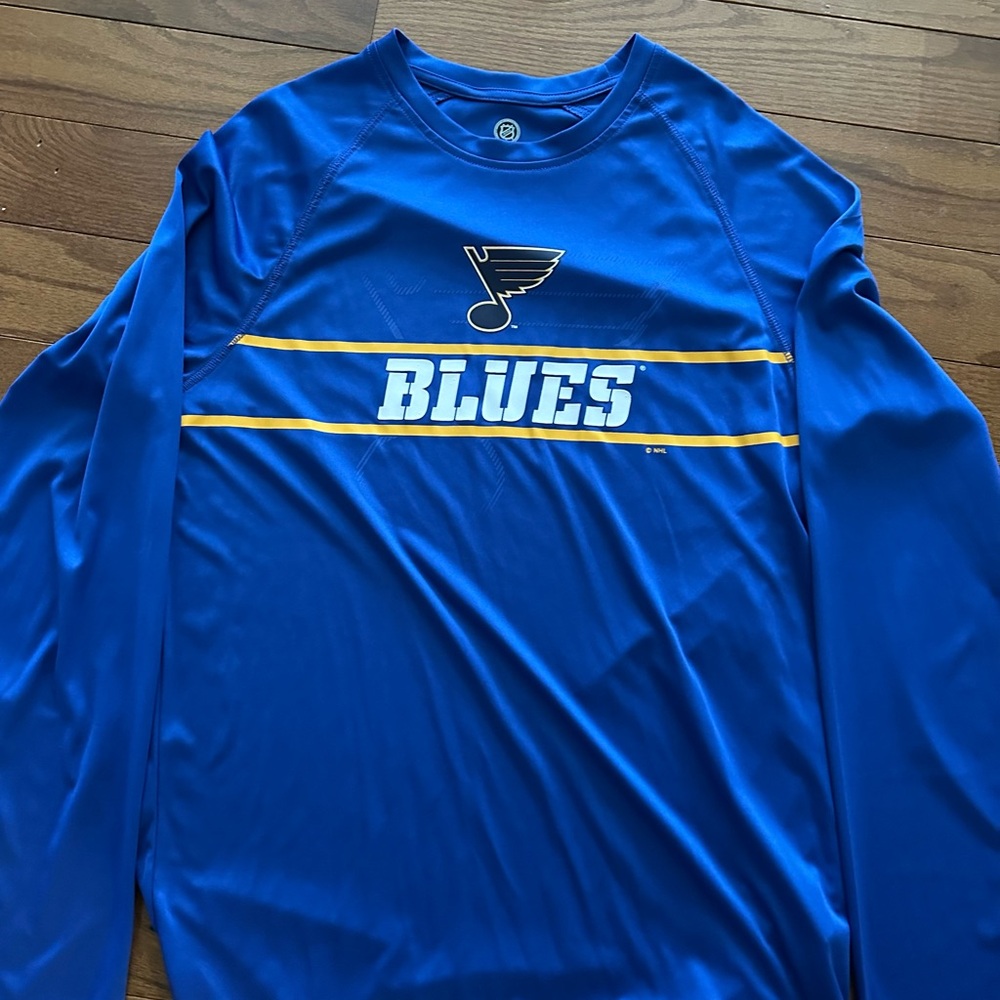 St. Louis’s Blues shirt/Adult Medium
